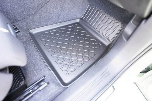 Volvo C40 ( 2022- ) Aristar hochwandige 3D Gummifußmatten