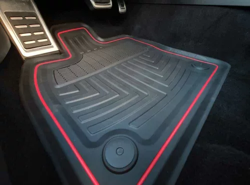 Volkswagen Golf (VII) ( 2012-2020 ) / Golf (VIII) ( 2019- ) / Seat Leon (III) (2012-2020) / Audi A3 (8V) ( 2012-2020 ) Geyer&Hosaja hochwandige Gummifußmatten