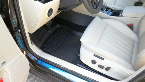 Skoda Superb III ( 2015- ) Rezaw-Plast hochwandige Gummifußmatten